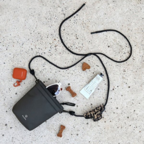 画像8: Karl （ Dog Snack Bag　お散歩スナックバッグ）berry色　【PALOPA】 (8)